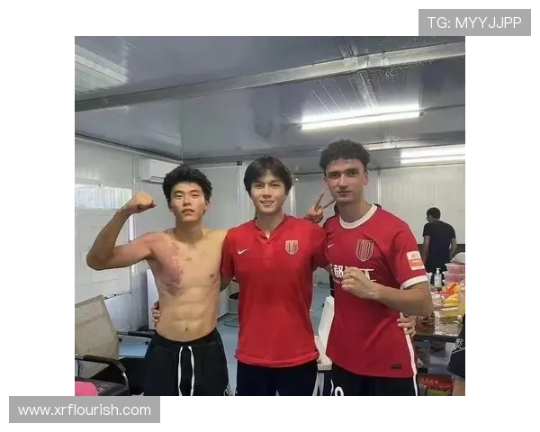 国足首发调整胡荷韬吾米提江亮相